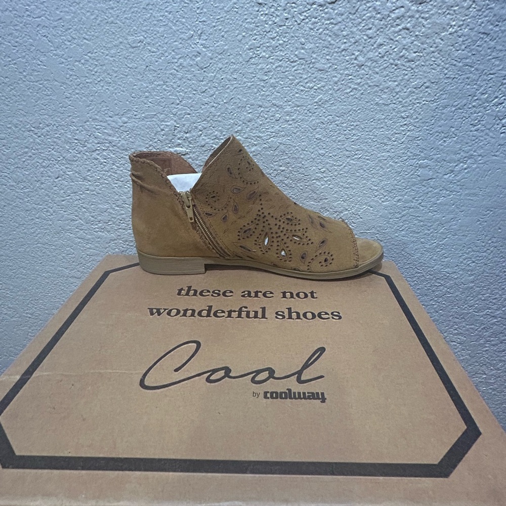 Coolway Women's Brown Cutout Sandals